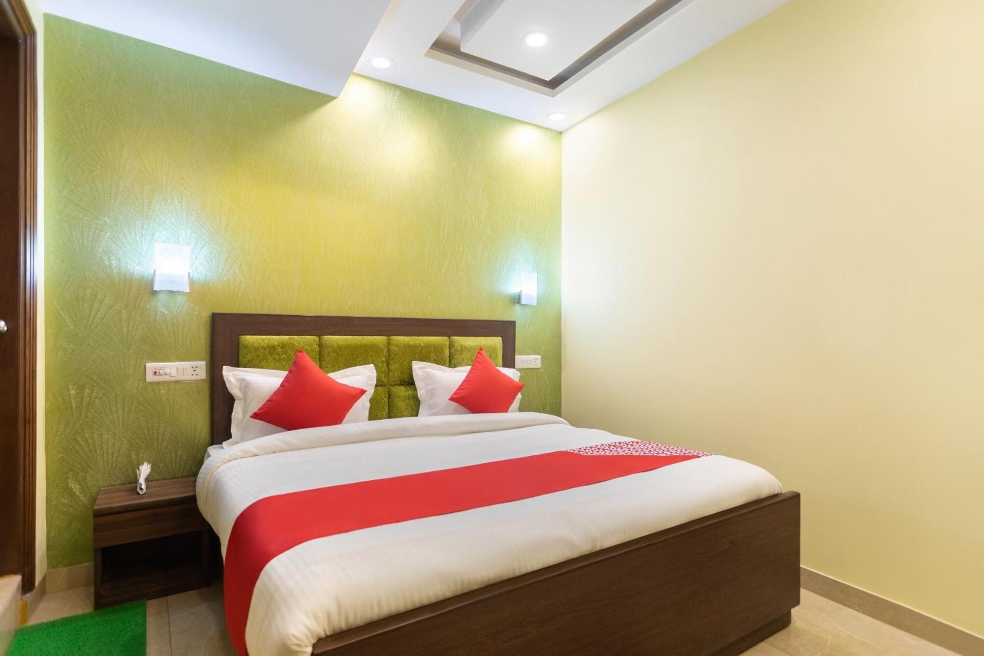 Super Oyo Hotel O Red Stone Inn New Delhi Eksteriør billede
